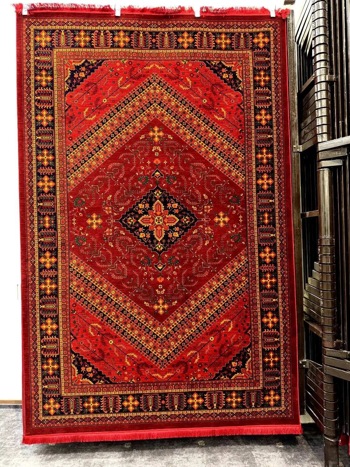 ده فرش پرفروش سنتی لاکی ۷۰۰شانه ۶و۹و۱۲ متری|فرش|قم, باجک دو|دیوار