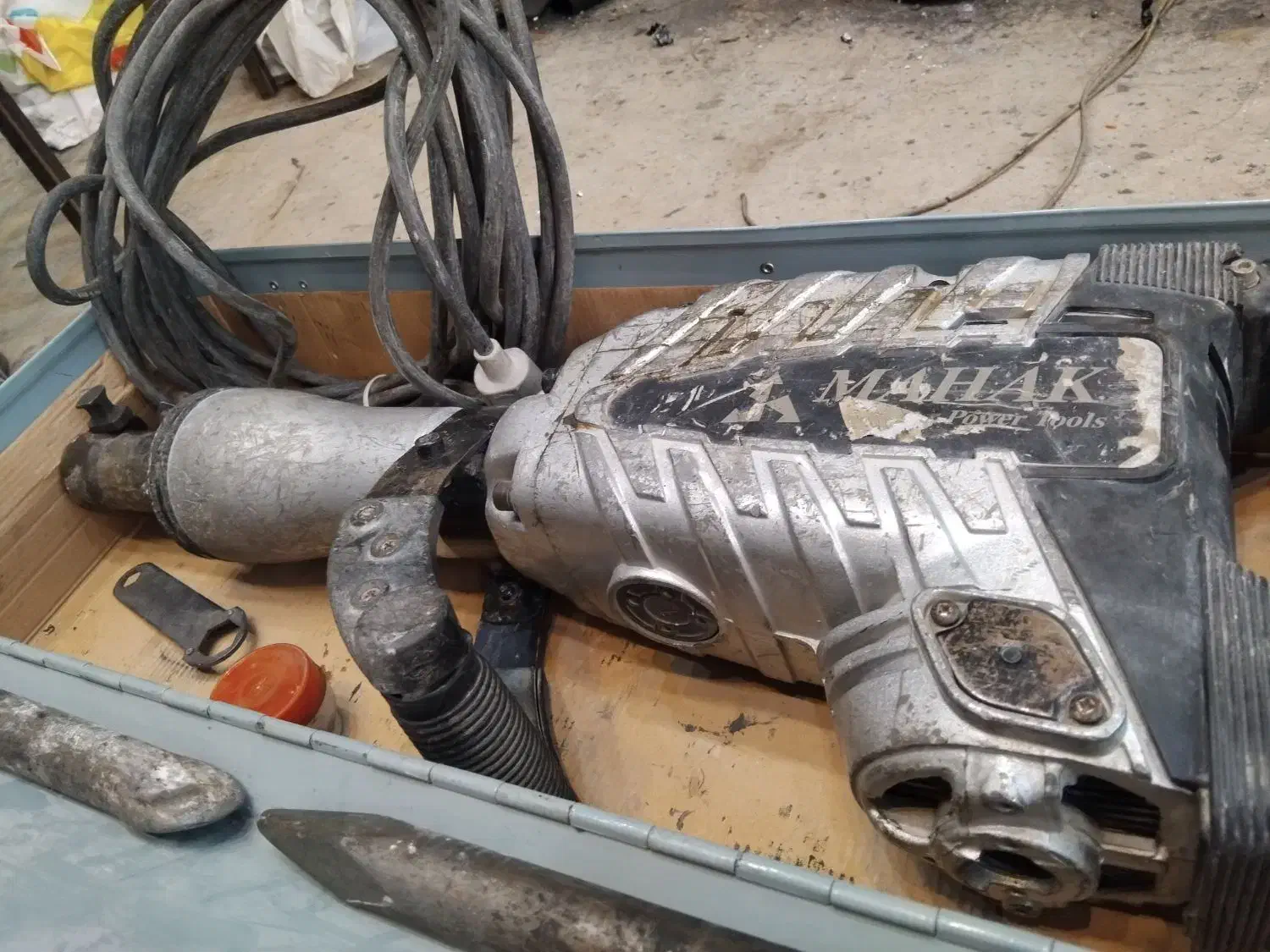 هیلتی برقی محک|ابزارآلات|تهران, فلسطین (میدان انقلاب)|دیوار