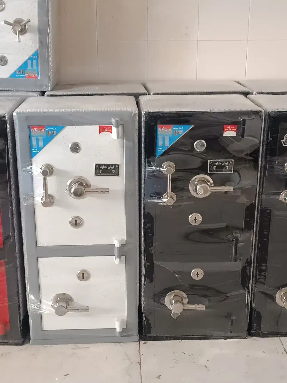 گاوصندوق 200kr خرم ضد سرقت لولا قابدار وزن220k|ابزارآلات|یزد, |دیوار