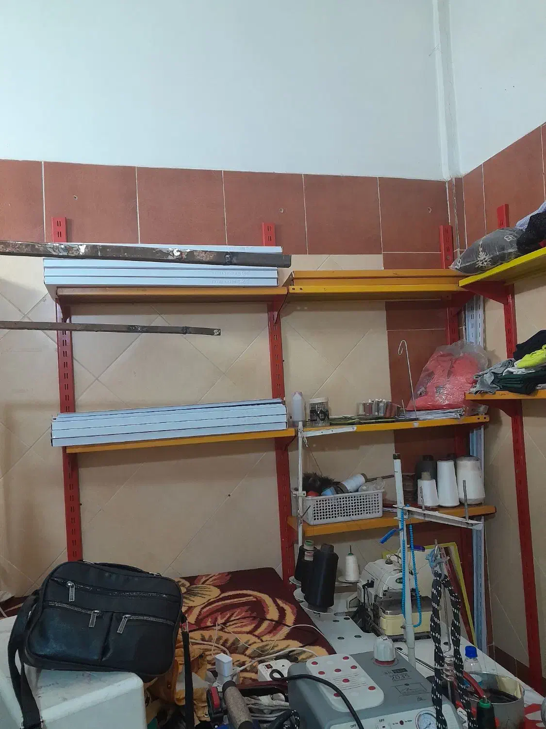 قفسه فلزی جنس محکم و شاخه بلند|کتابخانه، شلف، قفسههای دیواری|کرج, خرمدشت|دیوار