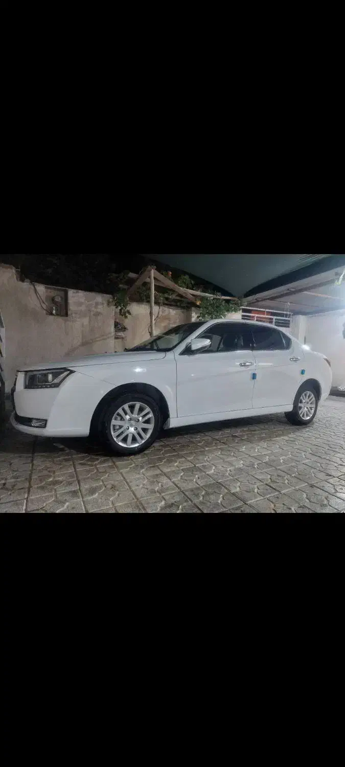 ماشین دنا پلاس ۶ دنده ای گیر بکسی|خودرو سواری و وانت|ملایر, |دیوار