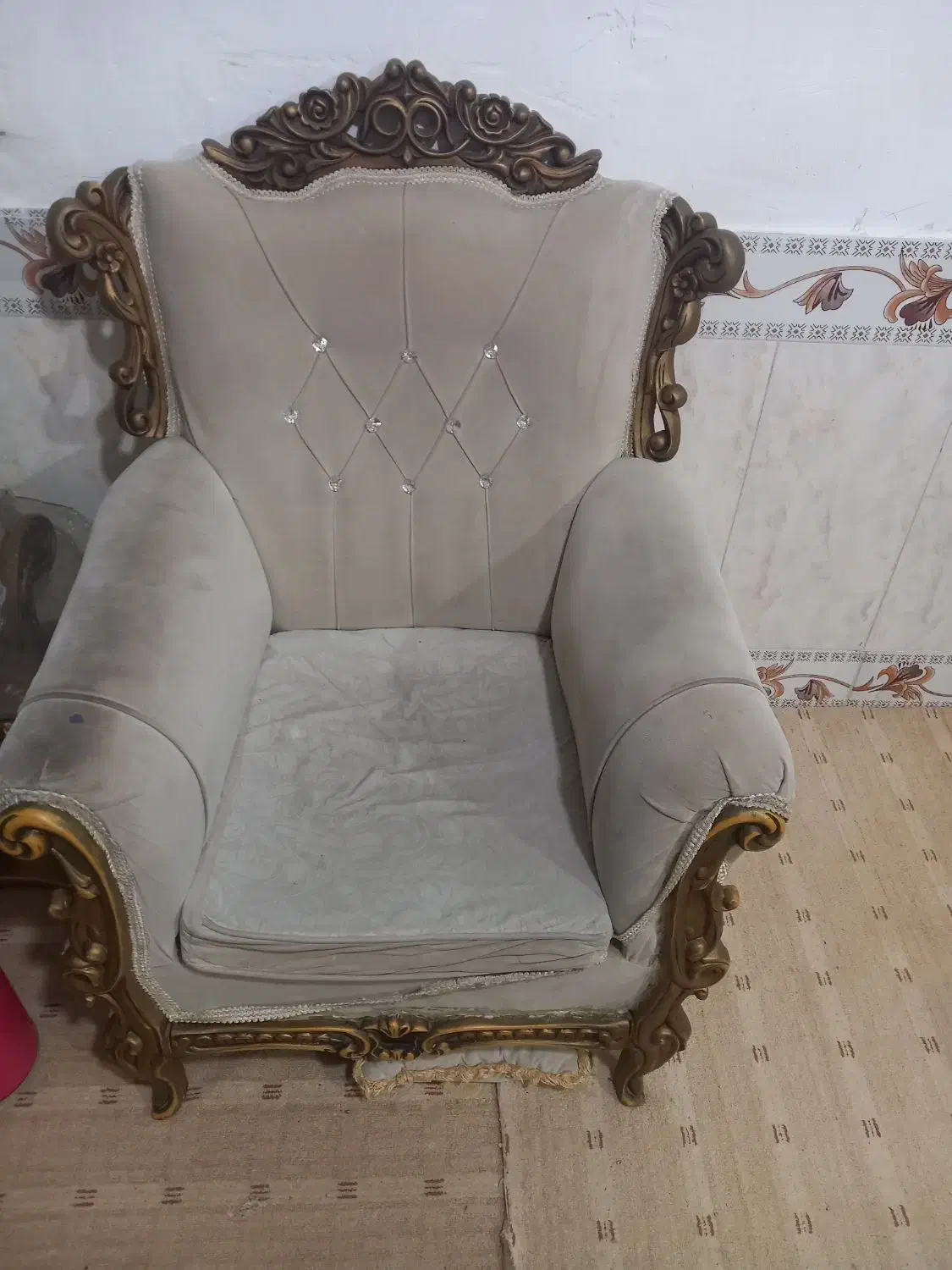 مبل ۷نفره سالم|مبلمان خانگی و میز عسلی|سرخنکلاته, |دیوار