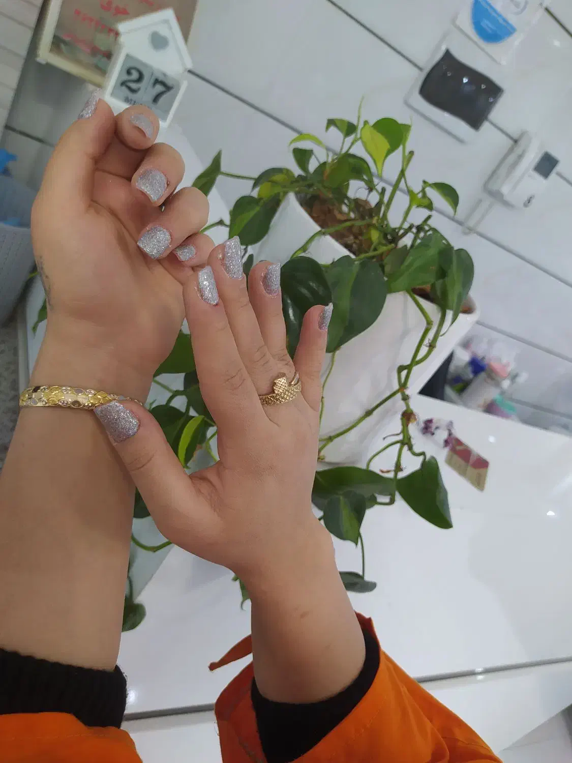 زیبایی دست و پا|خدمات آرایشگری و زیبایی|خوی, |دیوار