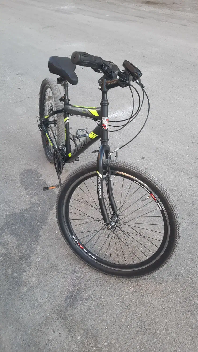 دوچرخه المپیا در حد نو|دوچرخه، اسکیت، اسکوتر|صحنه, |دیوار