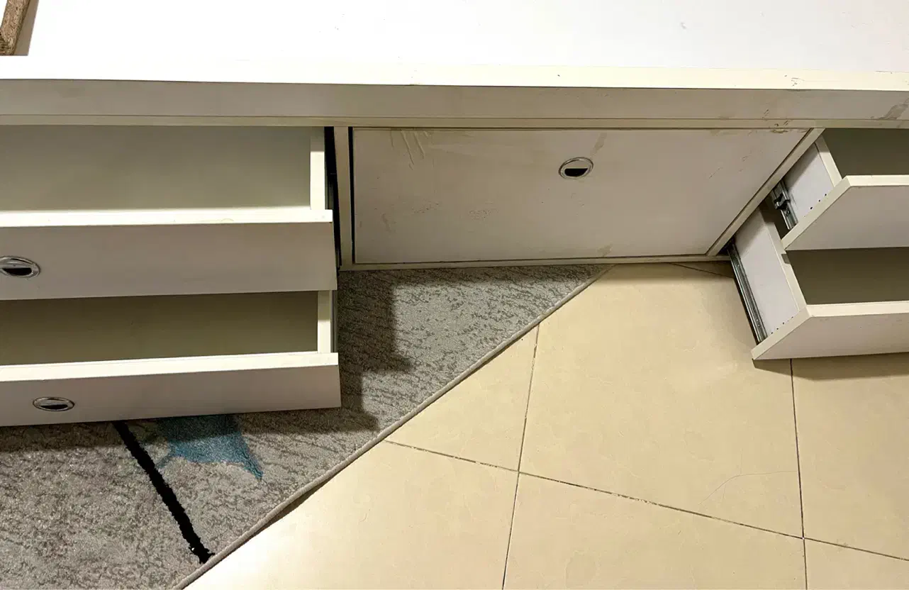 تخت دو نفره چراغ خواب و کشو دار عرض۱۸۰|تشک تختخواب|تهران, گلستان (شهرک راه آهن)|دیوار