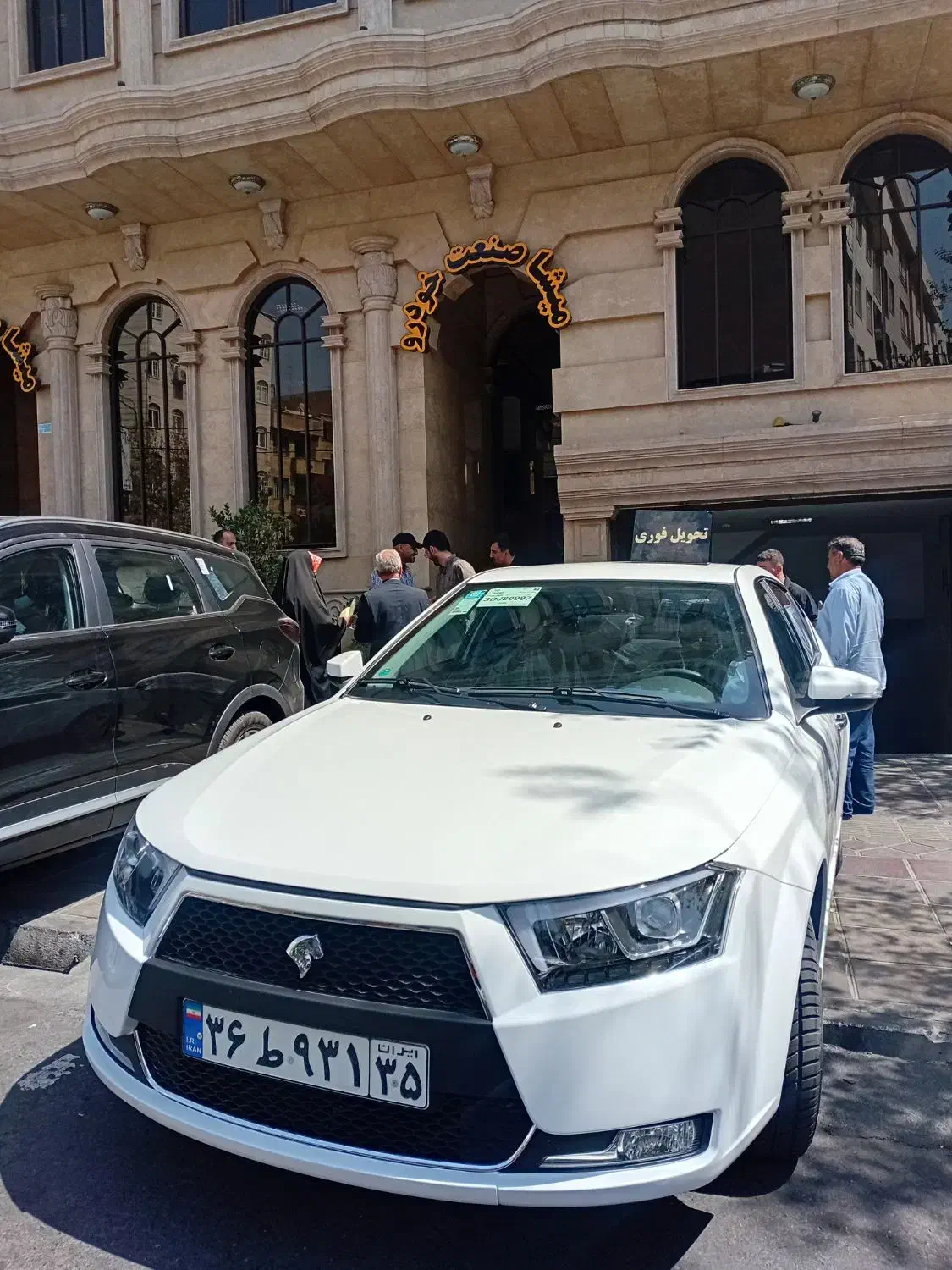 دنا ۶ دنده خشک / دنا پلاس بورسی مشکی سفید مدل ۱۴۰۴|خودرو سواری و وانت|تهران, صادقیه|دیوار