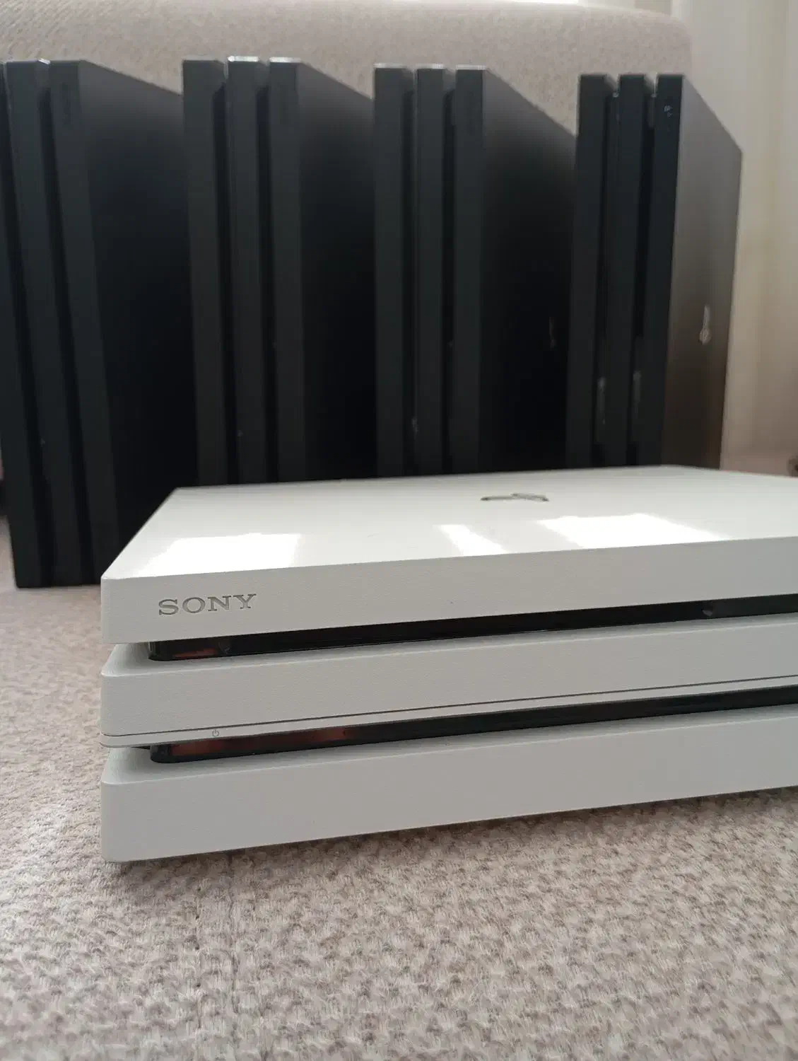 ps4 pro 1TB سفید|کنسول، بازی ویدئویی و آنلاین|کرج, کوی امامیه|دیوار