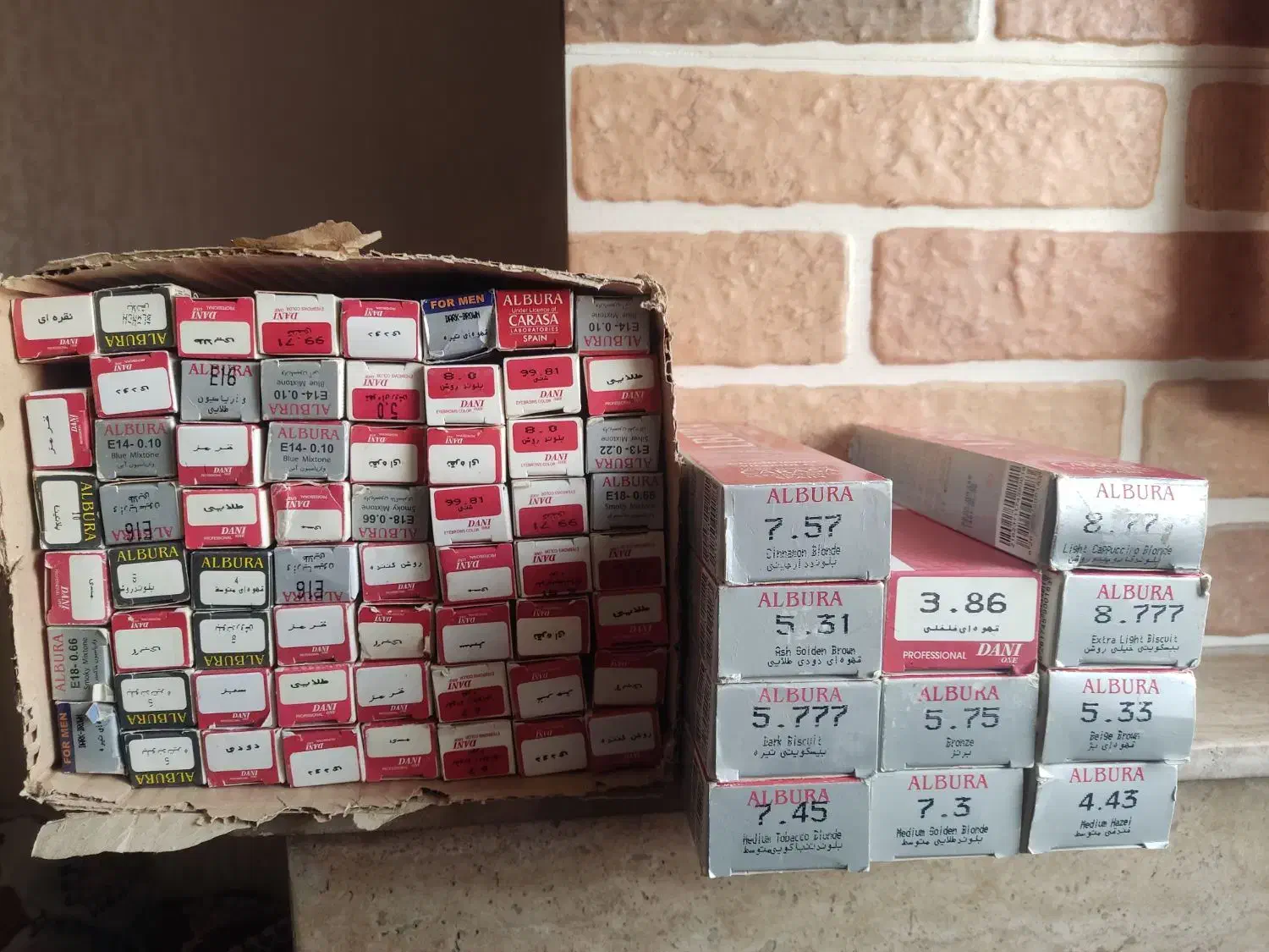 رنگ مو و دستگاه لاک خشک کن|آرایشی، بهداشتی، درمانی|فردیس, ثابتی|دیوار