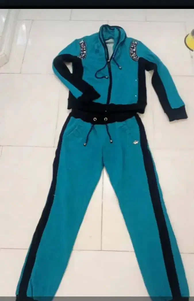 لباس در حد نو|لباس|فردیس, شهرک سپاه|دیوار