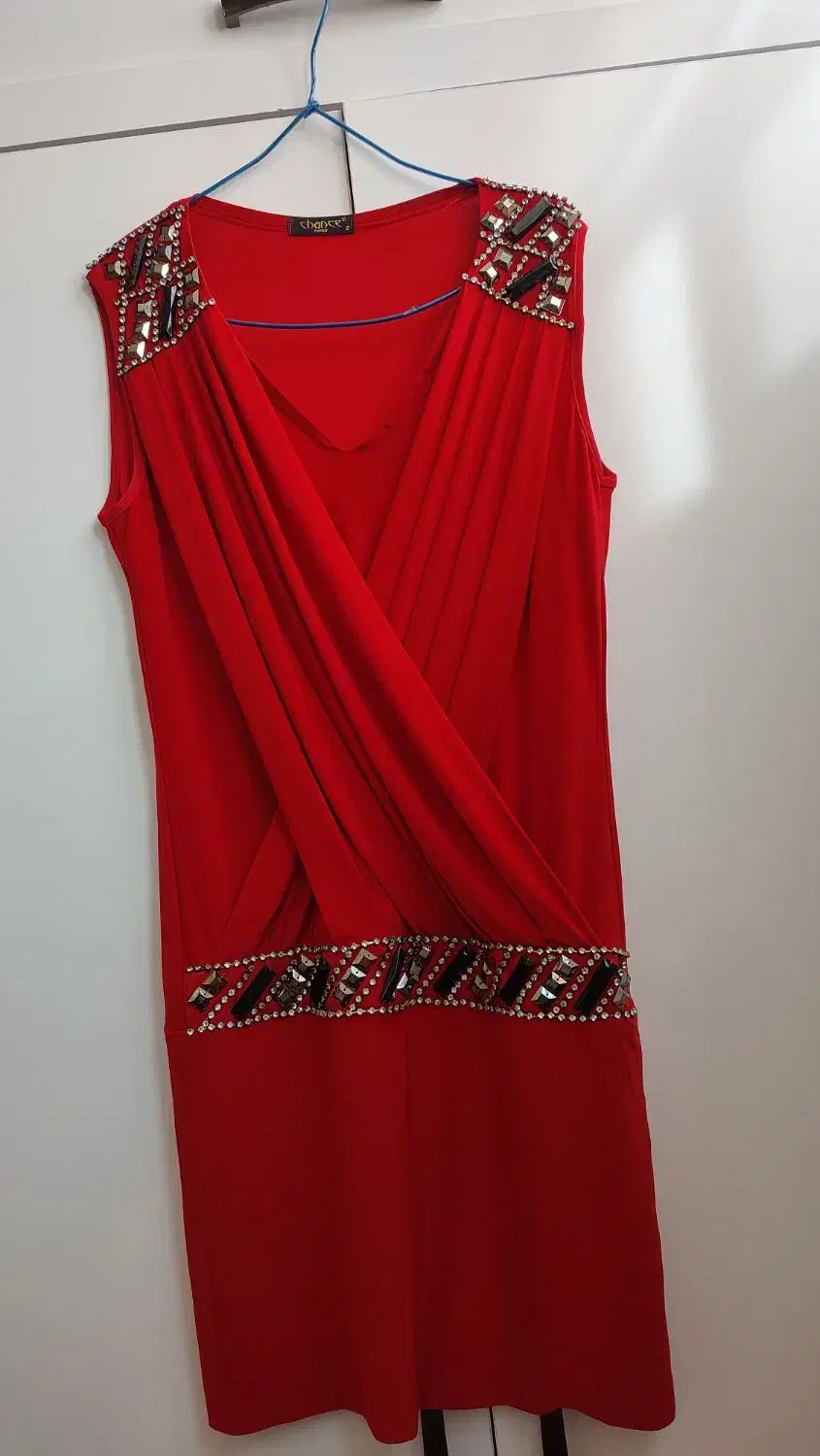 تعدادی لباس نونو|لباس|تبریز, |دیوار