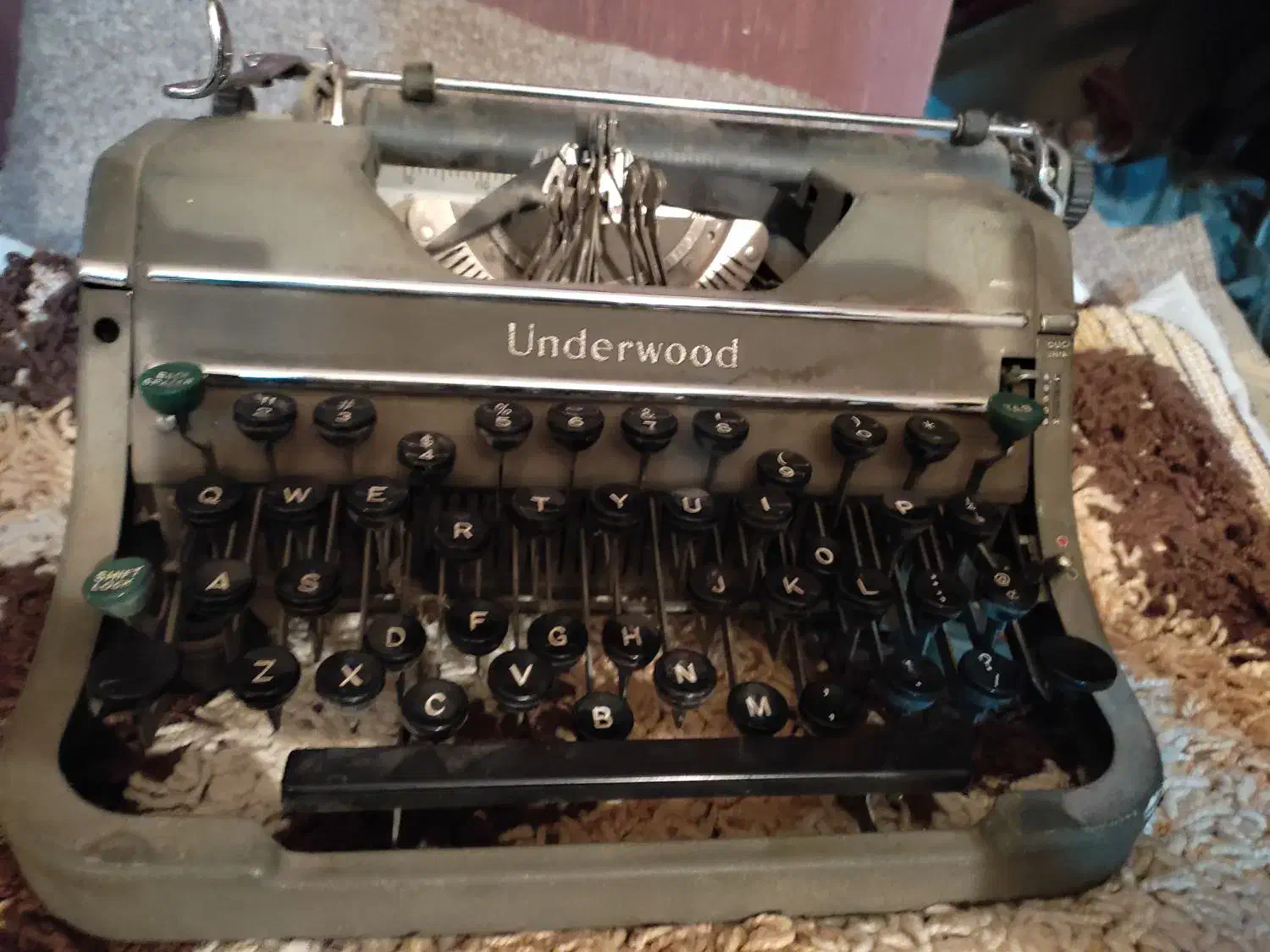 ماشین تحریر|کلکسیون اشیاء عتیقه|کرج, مهرویلا شمالی|دیوار