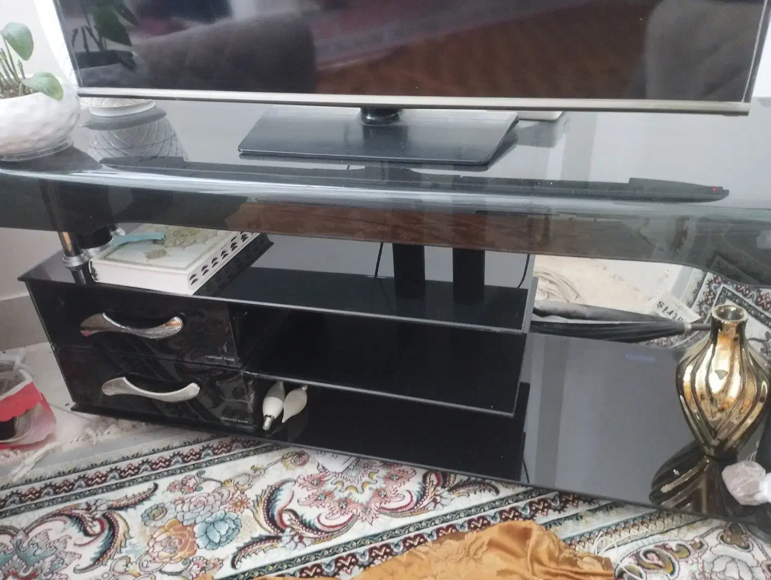 میزتلویزیون سالم و کم کار|میز تلویزیون|مشهد, ولیعصر (شهرک غرب)|دیوار