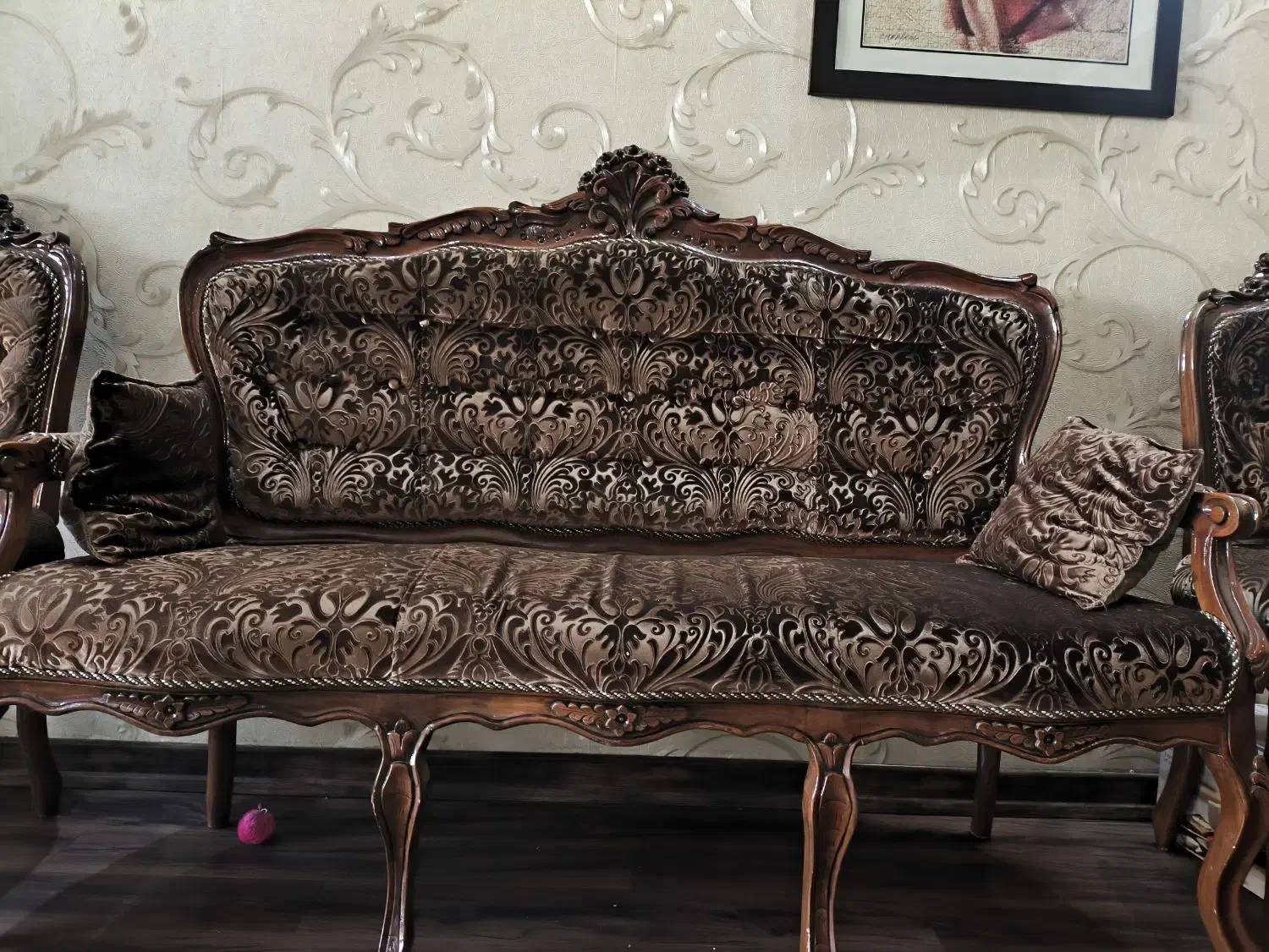 مبل 9 نفره چوب گردو|مبلمان خانگی و میز عسلی|اصفهان, باغ دریاچه|دیوار