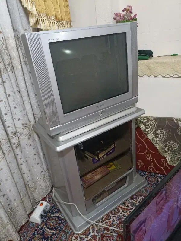 تلویزیون و میزتلویزیون و دیجیتال|تلویزیون و پروژکتور|خرمآباد, |دیوار