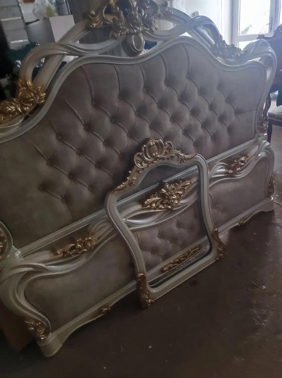 تخت دو نفره در حد نو سمساری|تخت و سرویس خواب|تبریز, |دیوار