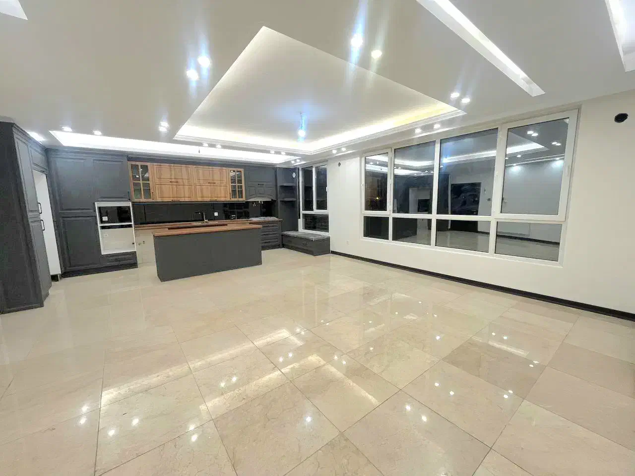 ۱۳۰متر۳خواب/فول‌امکانات کلیدنخورده/هوشیار/۳نبش نور