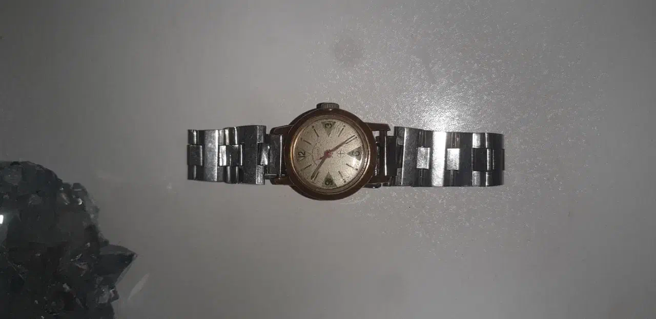 ساعت عتیقه|کلکسیون اشیاء عتیقه|شهرکرد, |دیوار