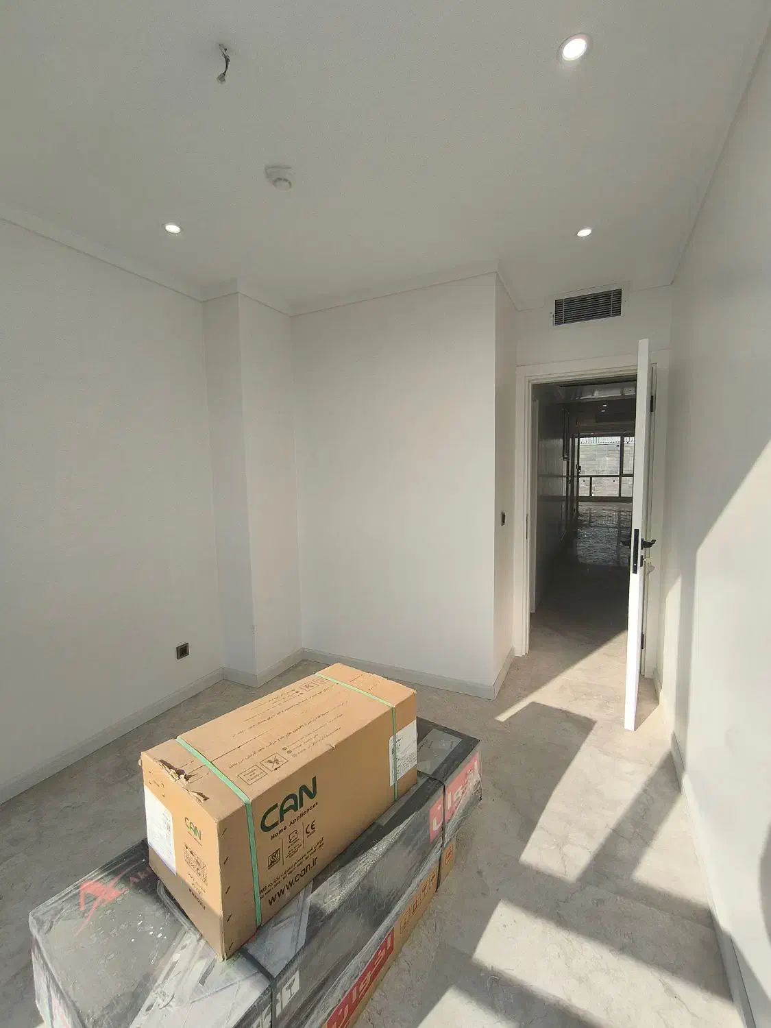 آپارتمان ۱۳۰ متر * شاهکار * «کلیدنخورده ' غرق نور»