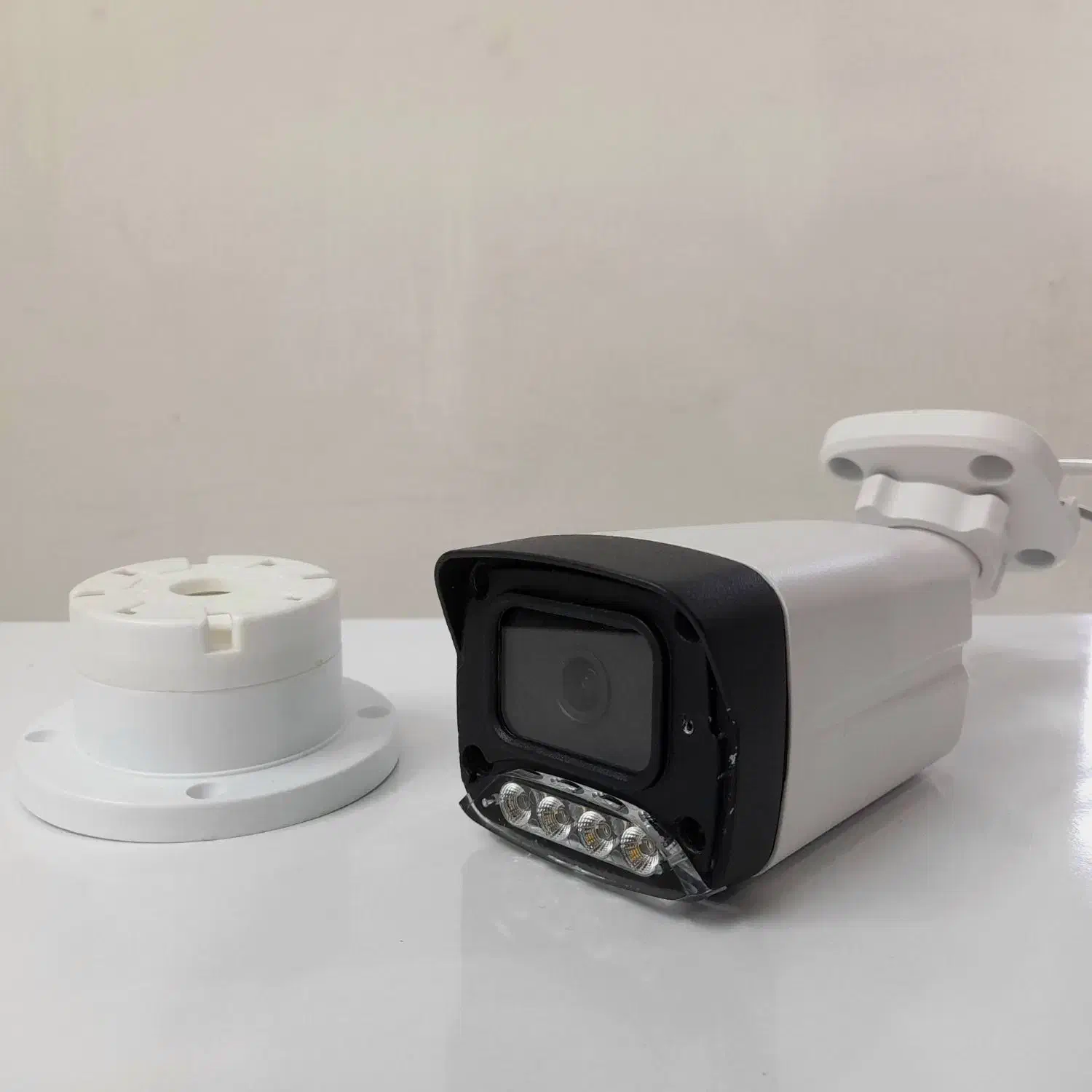 دوربین مداربسته ۵مگاپیکسل ریموت و آژیر دار(همکاری)|دوربین مداربسته|خرم‌آباد, |دیوار