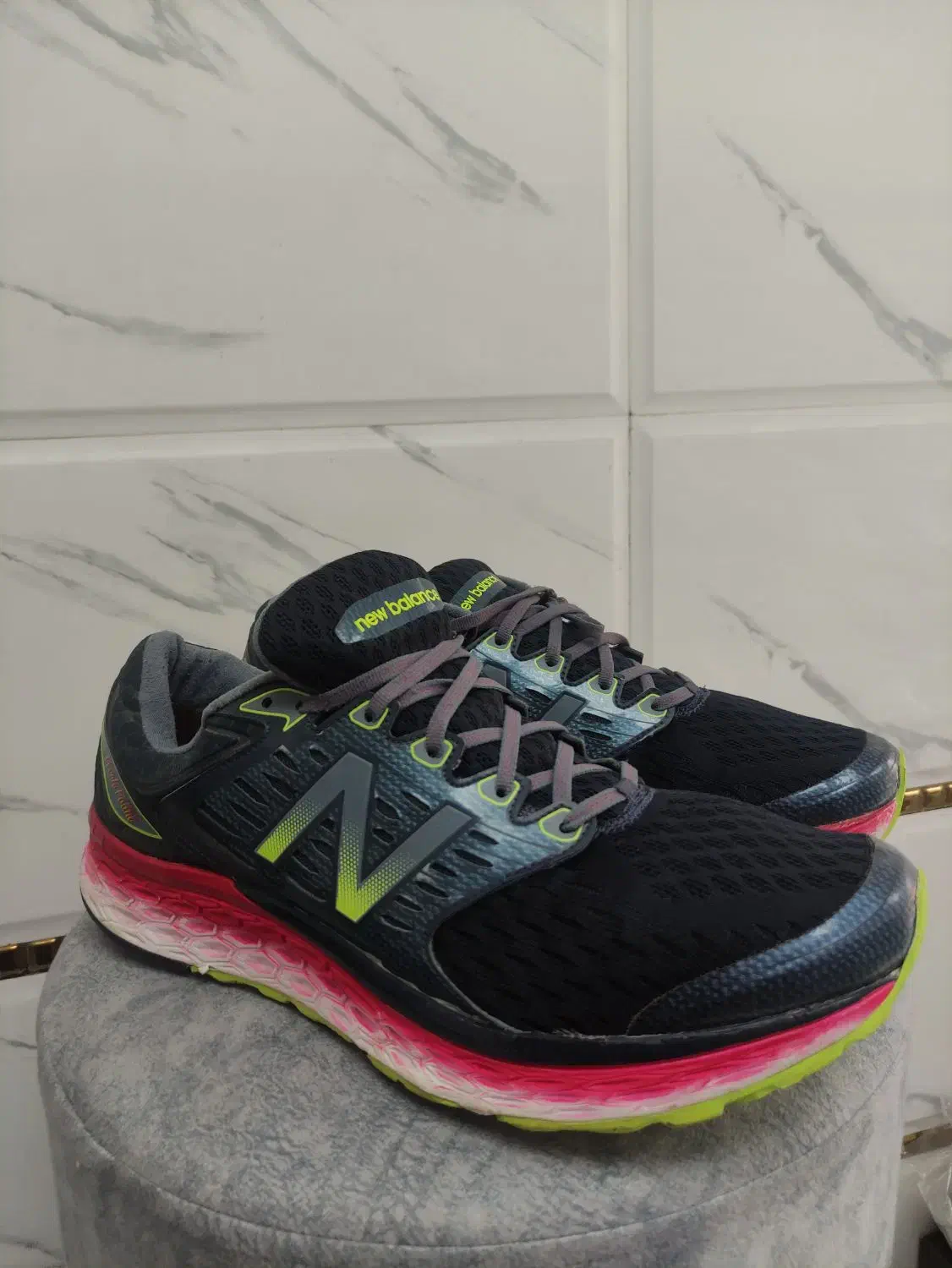 کفش اسپرت|کیف، کفش، کمربند|کنگاور, |دیوار