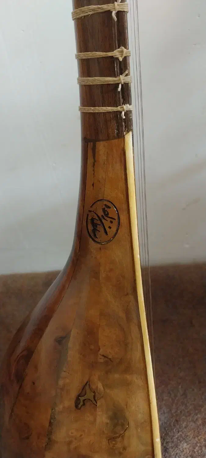 سه تار|سازهای سنتی|آباده, |دیوار