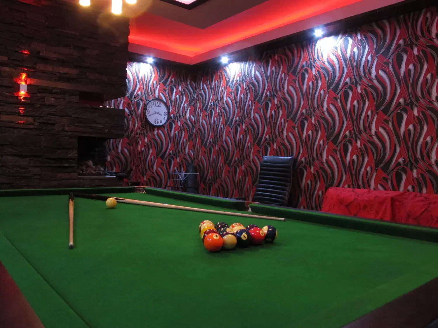 فروش میز بیلیارد زیر قیمت|تجهیزات ورزشی|تهران, شهران شمالی|دیوار