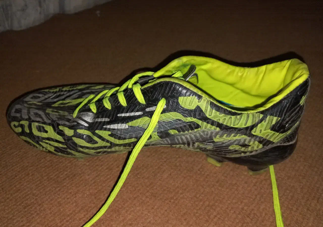 فروش کفش فوتبال استوک (میخی/چمن)|کیف، کفش، کمربند|لنجان, |دیوار