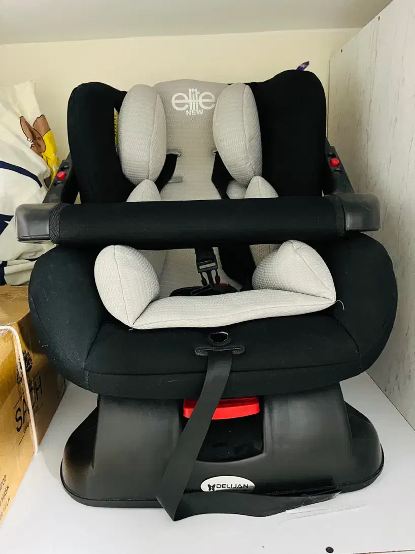 گهواره برقی ماستلا و صندلی ماشین|تخت و صندلی بچه|هشتگرد, فاز ۱ مهستان|دیوار