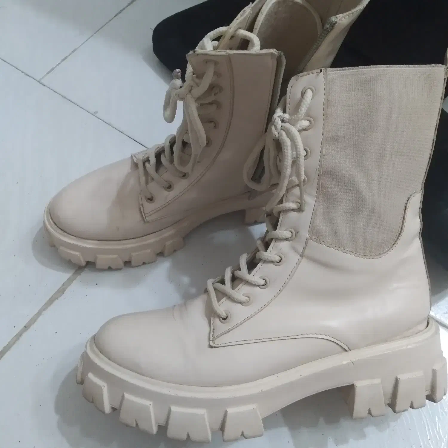 کتونی نو|کیف، کفش، کمربند|آستارا, |دیوار