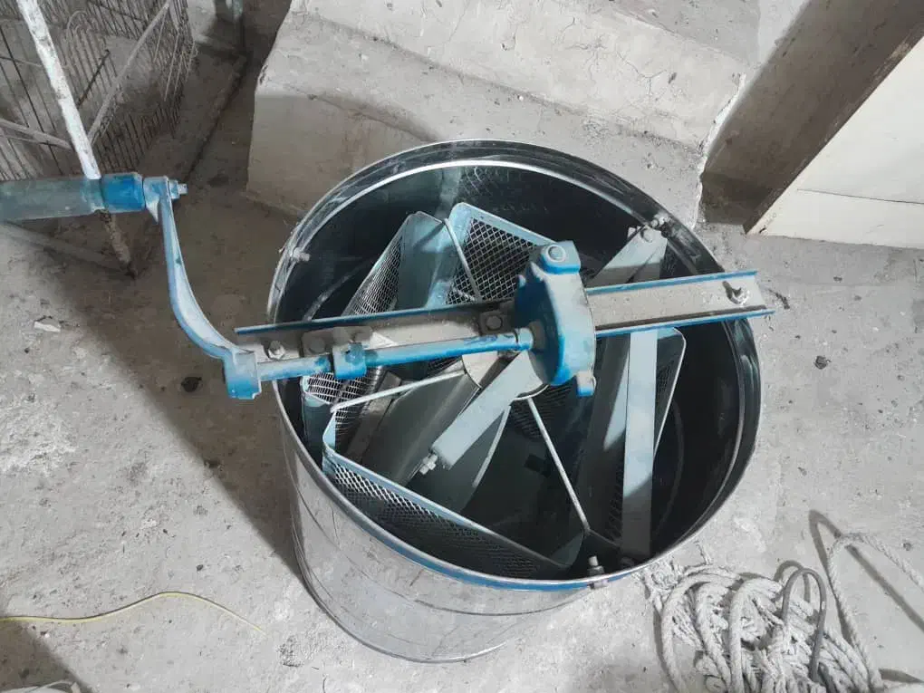 استراکتور ۴ قاب عسل گیریک بار استفاده جنس عالی|ماشینآلات صنعتی|لار, |دیوار