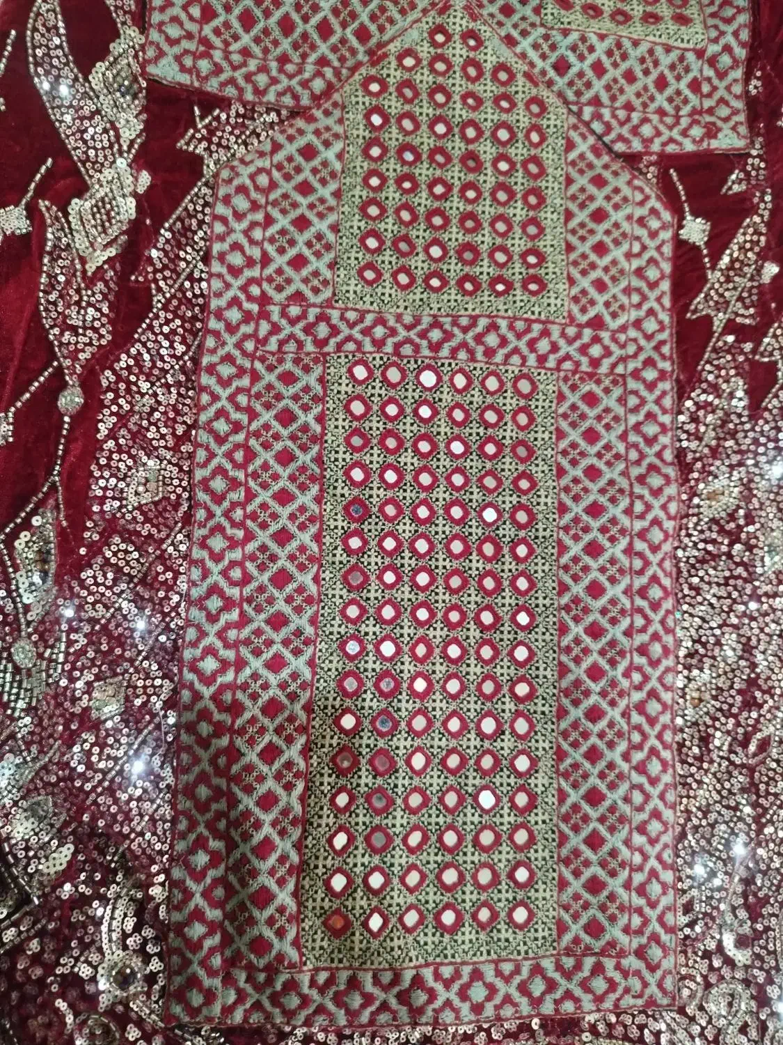 زی آستین هزار آینه|لباس|زاهدان, |دیوار