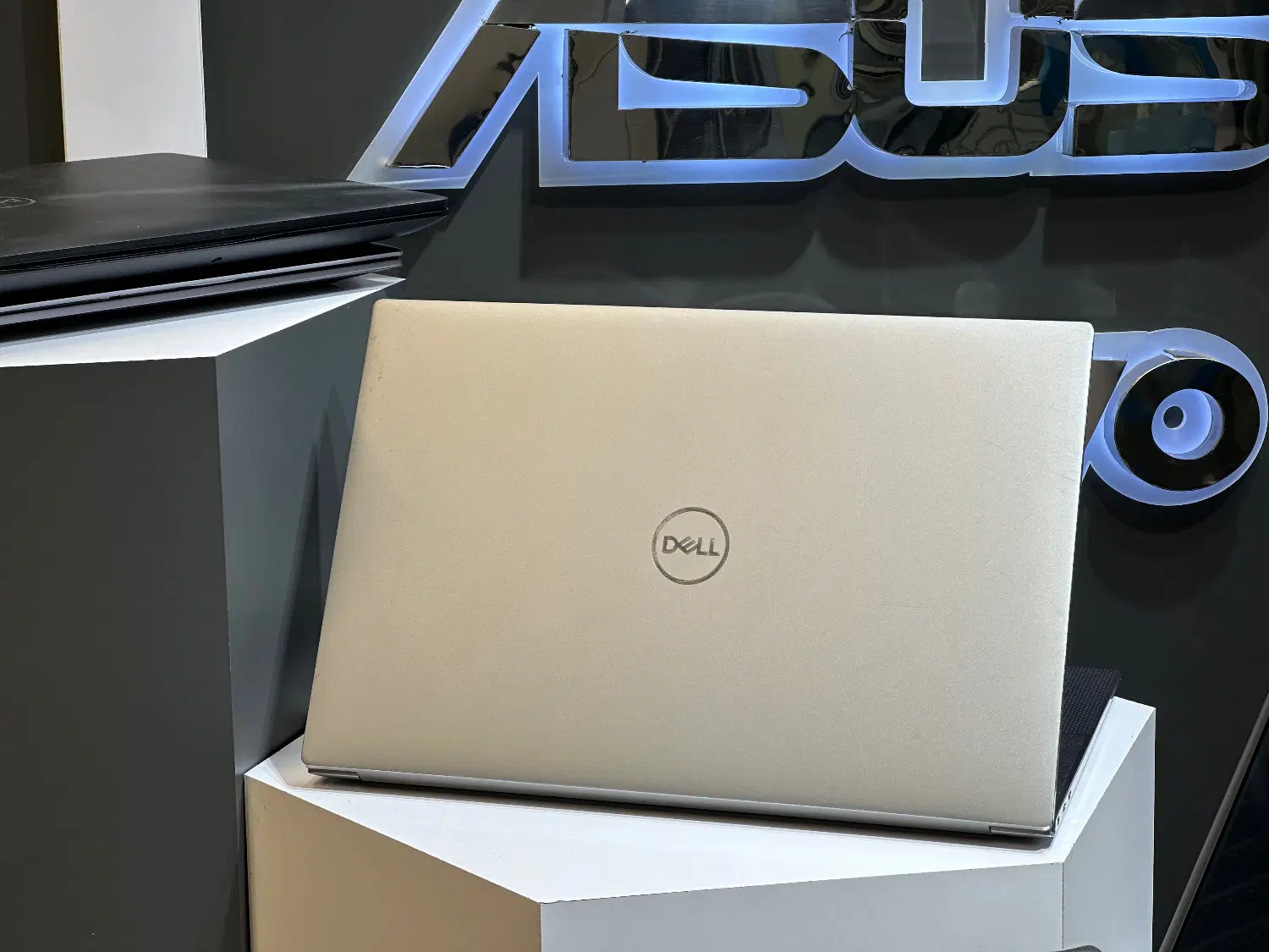 لپ تاپ dell مهندسی ۴ گیگ گرافیک/با اقساط ۳.۵ درصد|رایانه همراه|تبریز, |دیوار