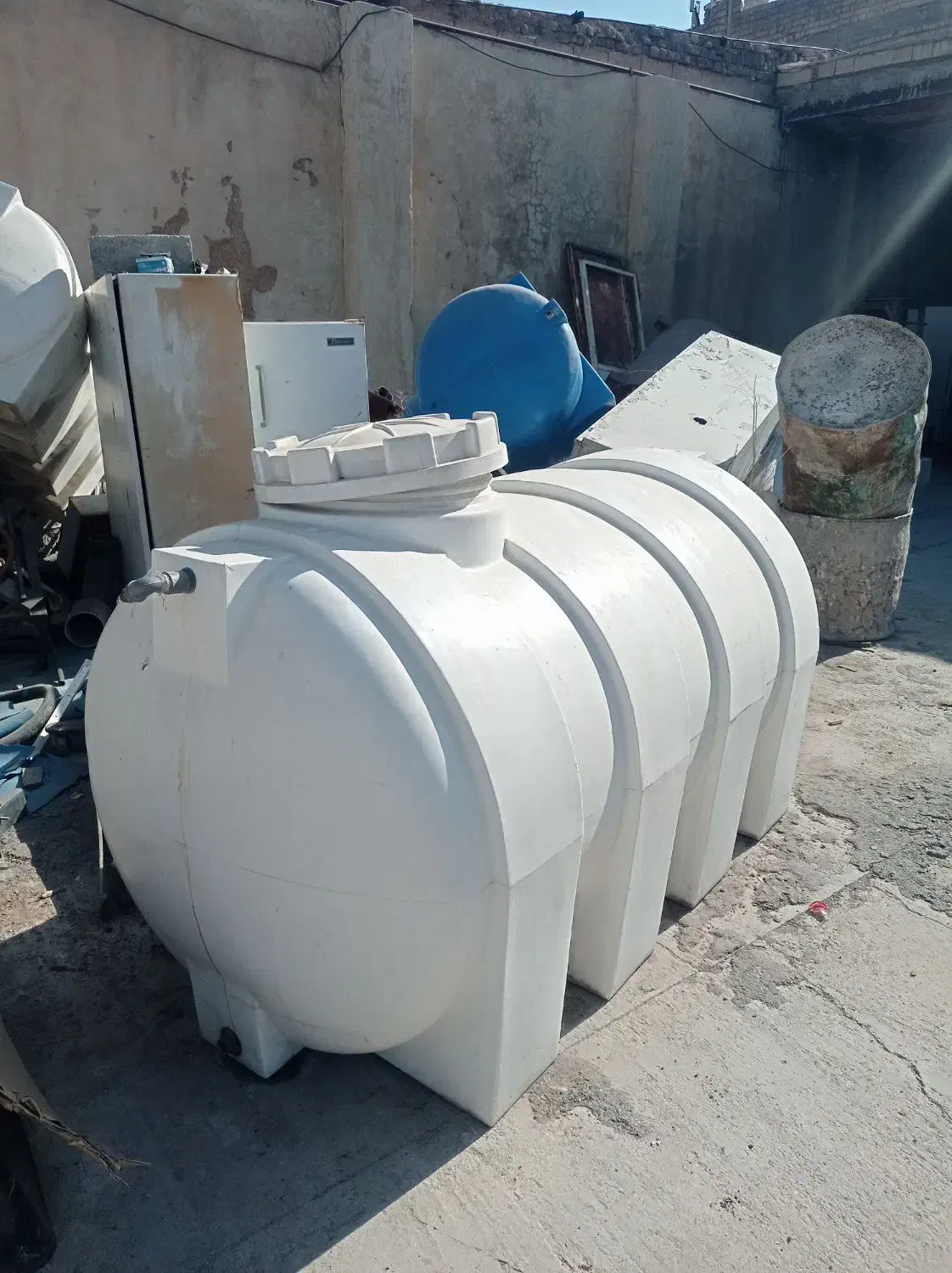 مخزن تانکردست دوم|مصالح و تجهیزات ساختمان|شیراز, دشت چنار|دیوار