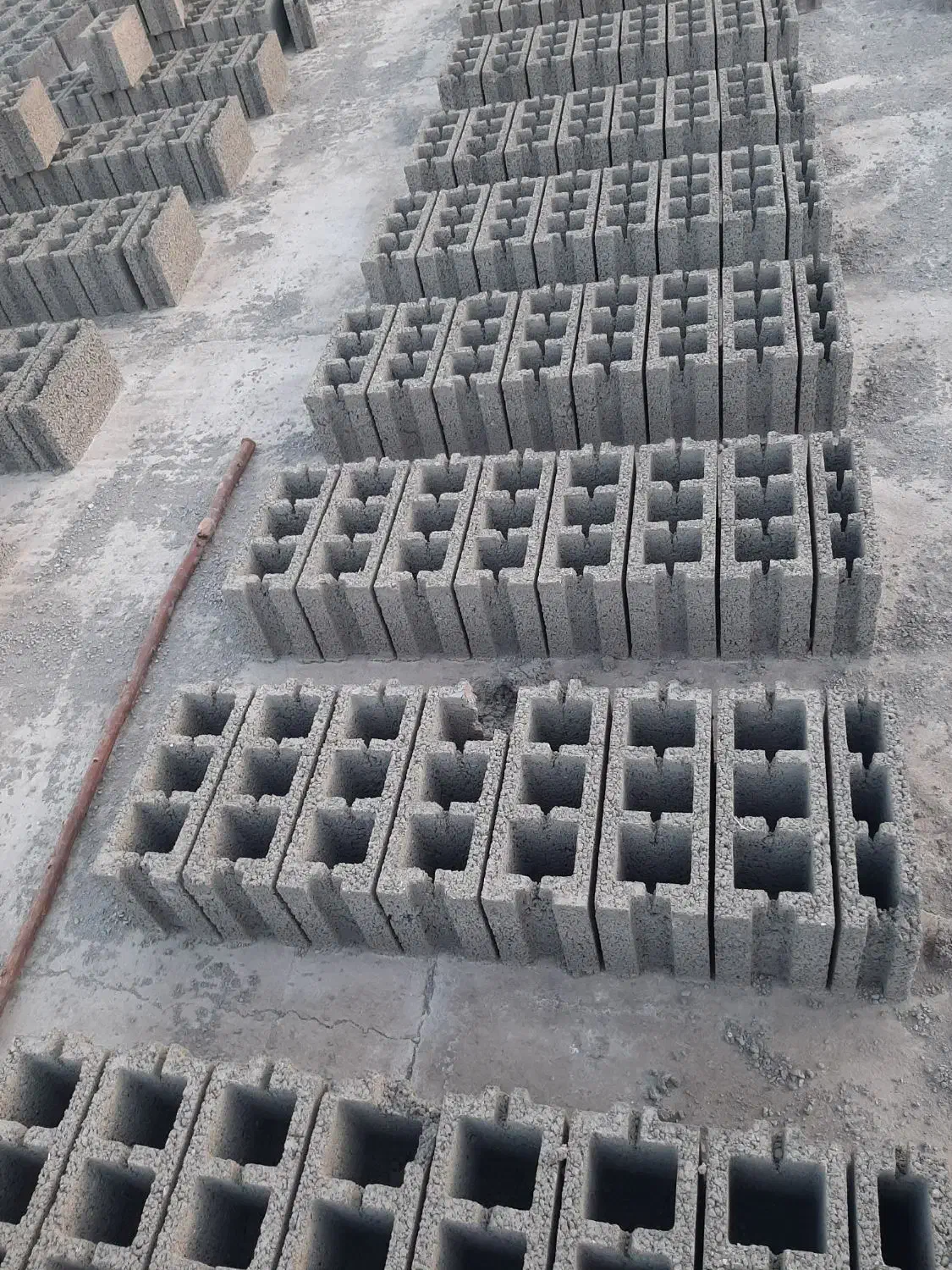 بلوک سیمانی در انواع سایز واندازها ته پر وته باز|مصالح و تجهیزات ساختمان|سیرجان, |دیوار