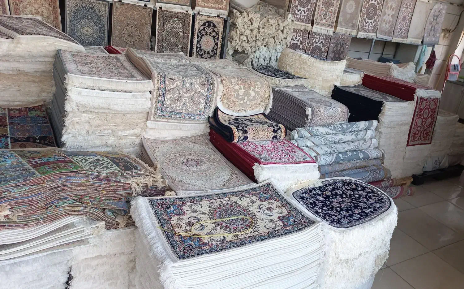 پادری های ۷۰۰ و ۱۲۰۰ و ۱۵۰۰ شانه در طرح های مختلف|پادری|نسیم‌شهر, |دیوار