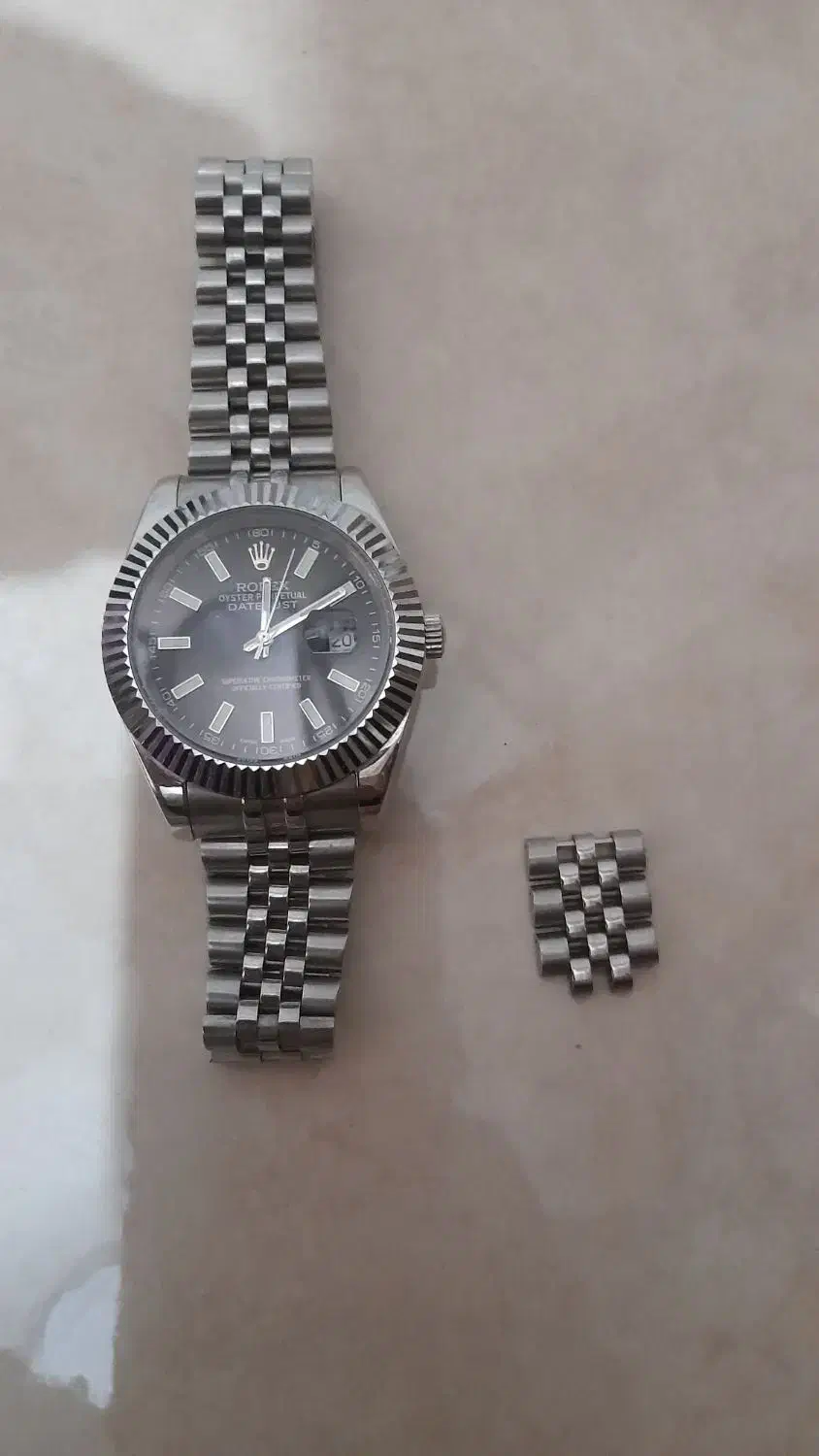 ساعت رولکس|ساعت|رشت, سعدی (تختی)|دیوار