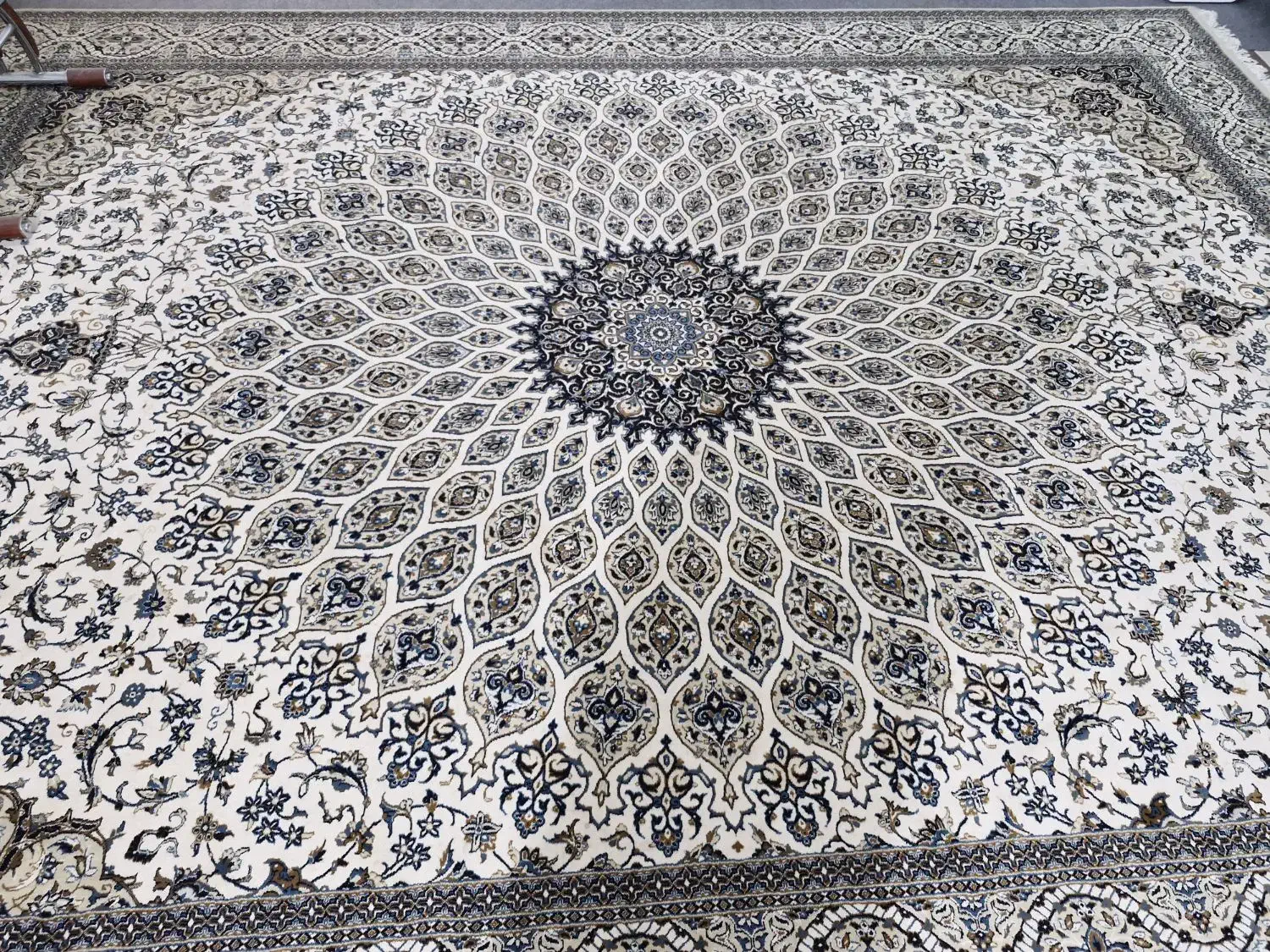 قالی ۱۲ متری سلیمان اصفهان دو تخته|فرش|بهبهان, |دیوار