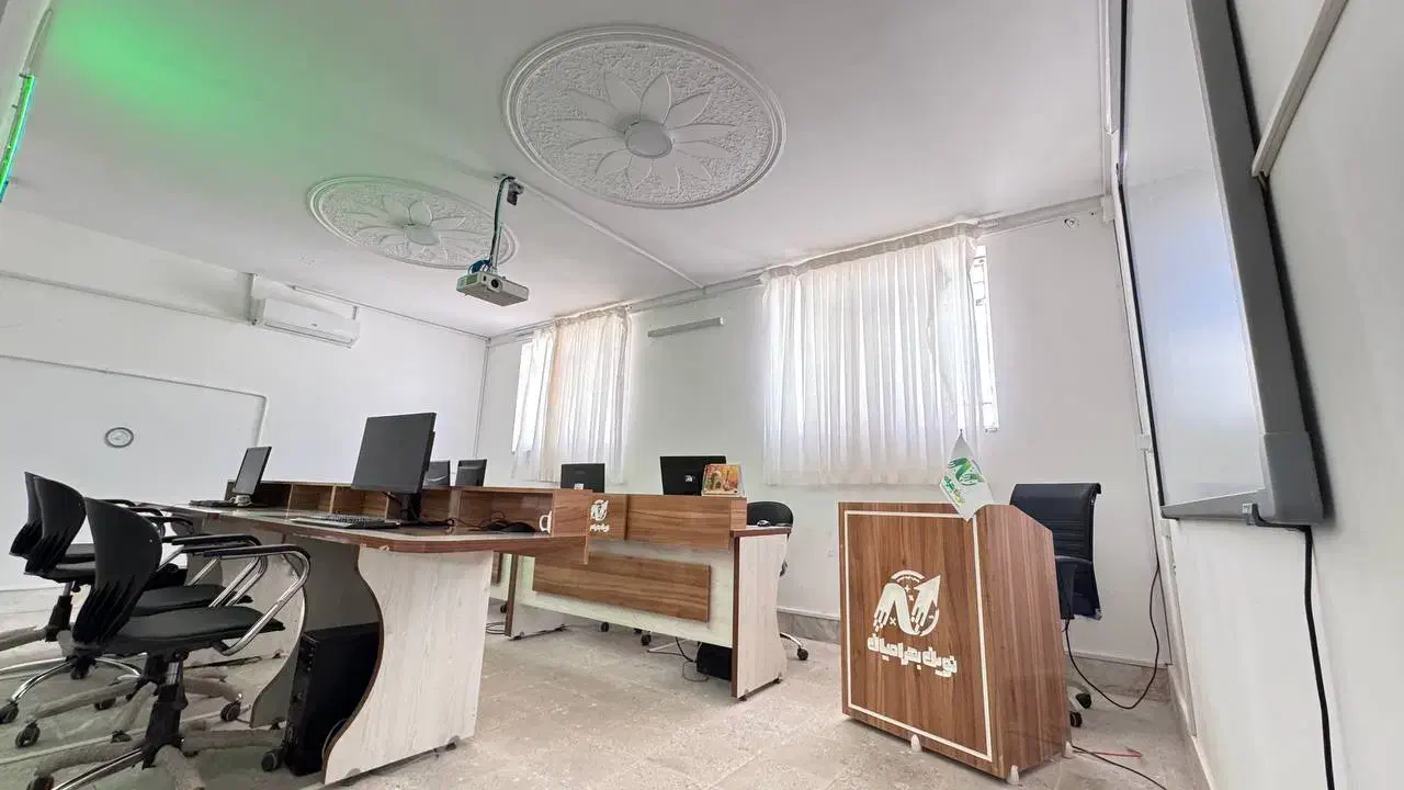 اجاره اتاق آموزش به صورت ساعتی و روزانه|اجارهٔ کوتاه‌مدت دفتر کار و فضای آموزشی|بیرجند, |دیوار