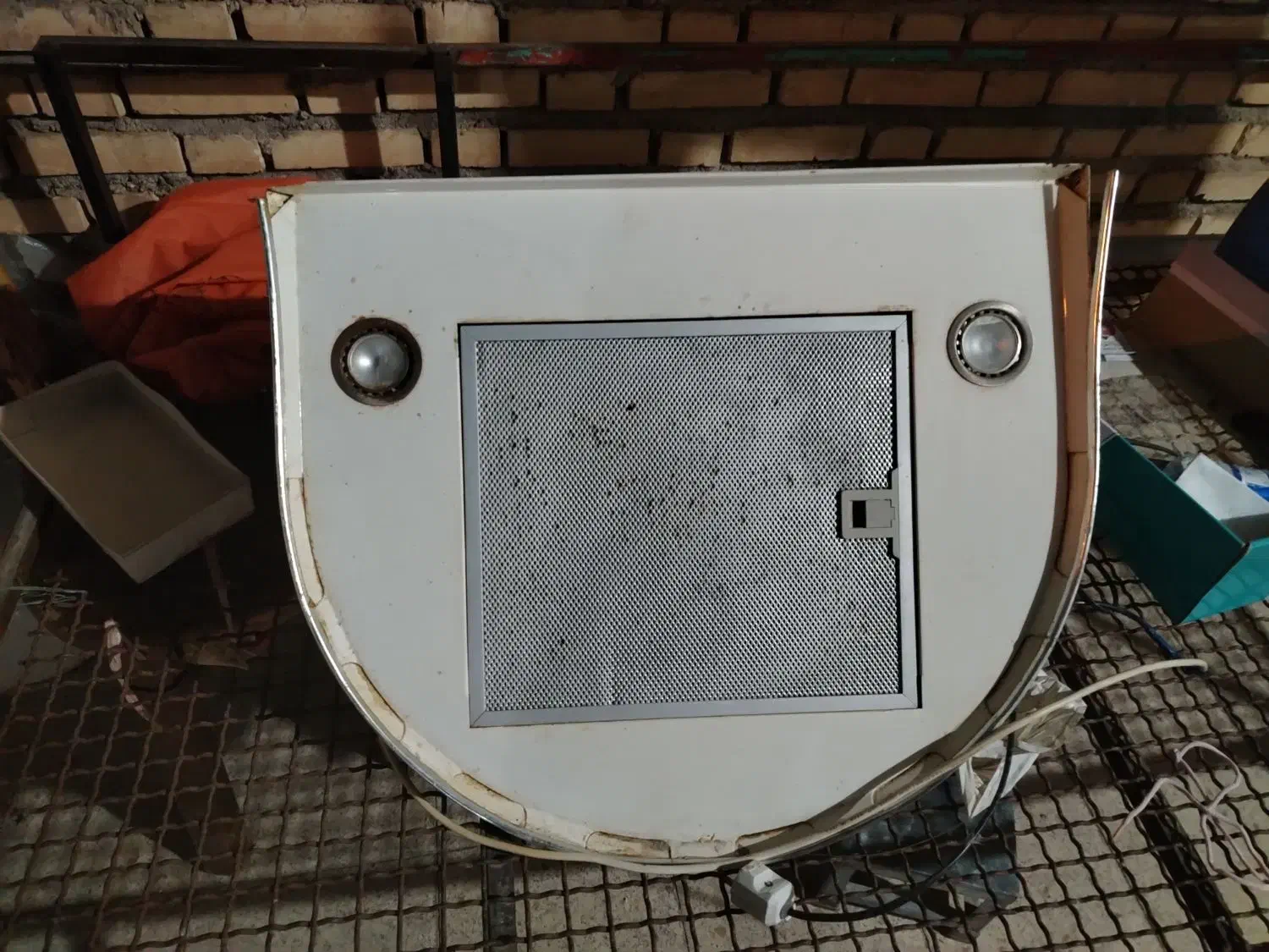 هود بیمکث|هود|اندیمشک, |دیوار