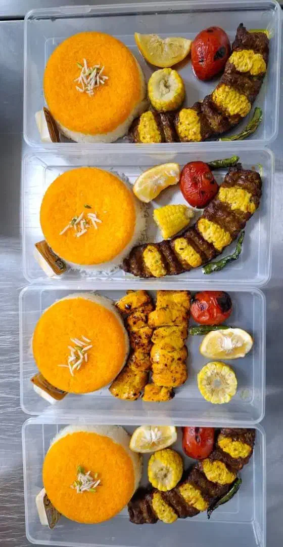 آشپز فرنگی ماهر و پیتزا زن ، کمک آشپز ایرانی|استخدام خدمات فروشگاه و رستوران|تهران, شهرک چیتگر|دیوار