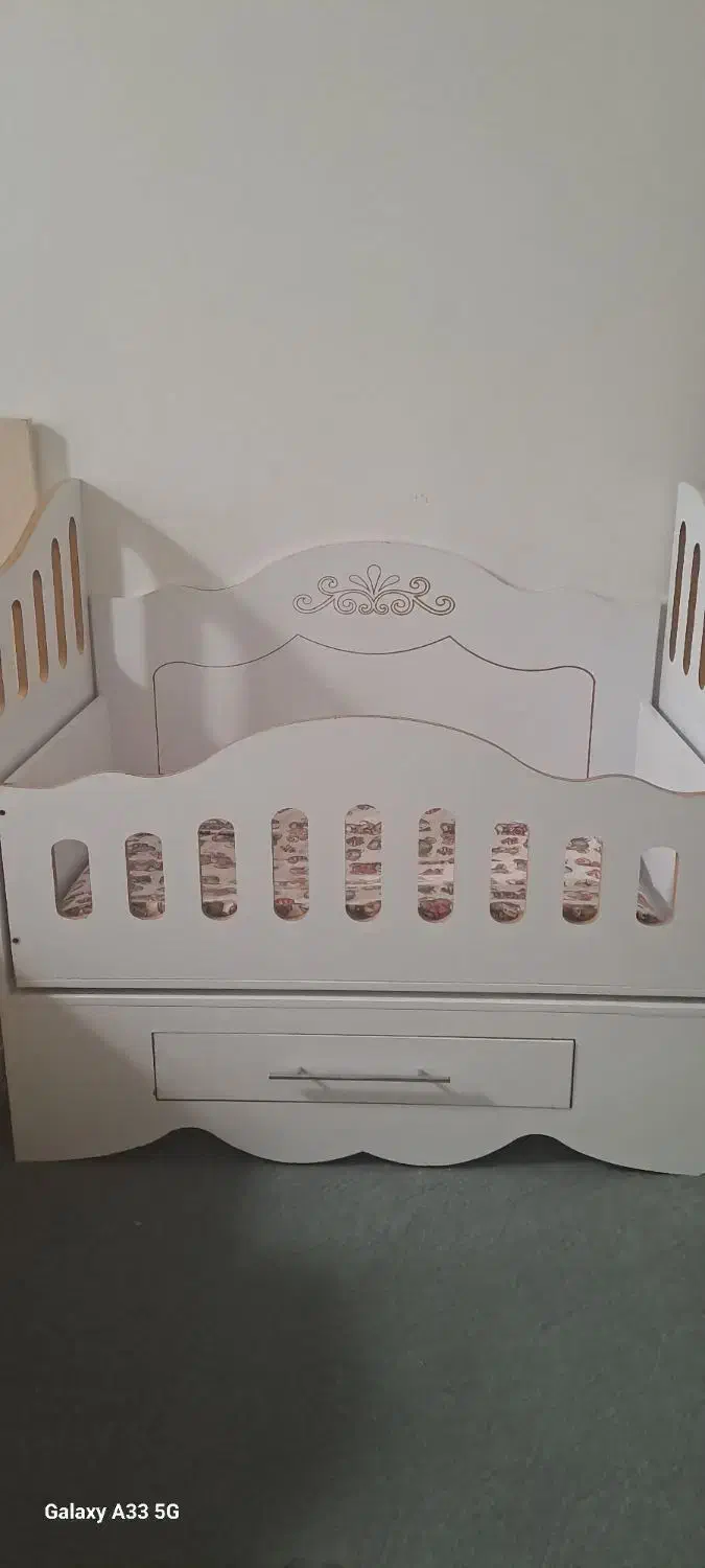 تخت گهواره ای|اسباب و اثاث بچه|سقز, |دیوار