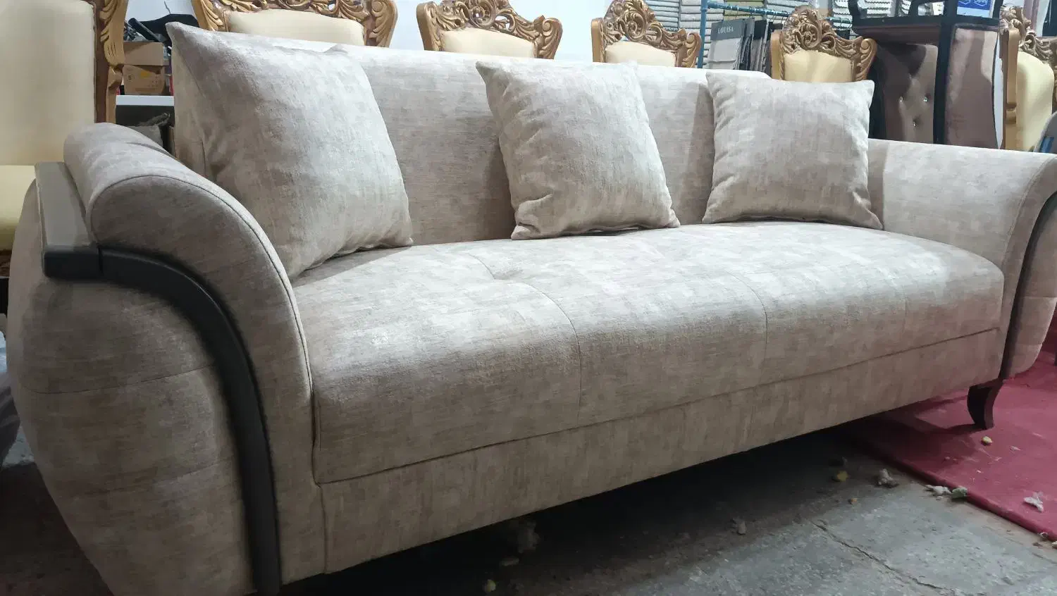 استخدام هنرجو جهت کار در کارگاه مبلمان|استخدام صنعتی، فنی، مهندسی|زابل, |دیوار