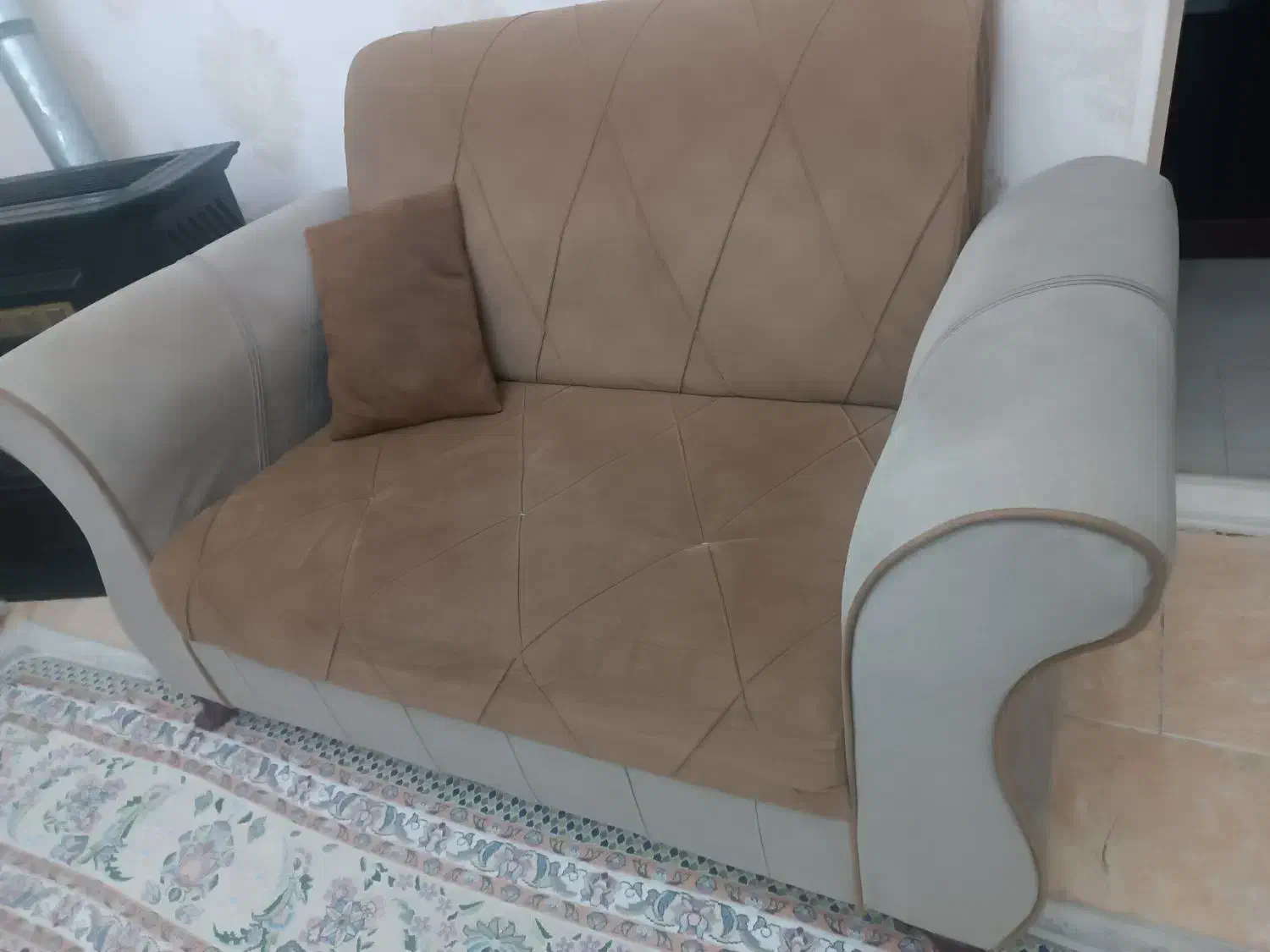 فروش مبل هفت نفره و چهارنفره همراه با میز|مبلمان خانگی و میز عسلی|الوند, |دیوار