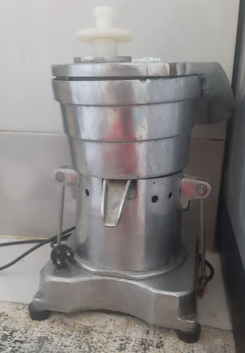 آب هویج گیری صنعتی|آبمیوه‌گیر و آب‌مرکبات‌گیر|بندر کنگان, |دیوار