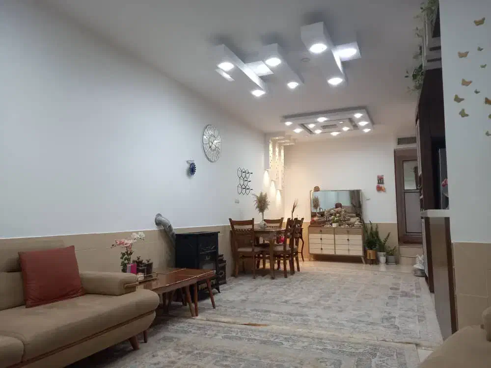 طبقه دوم ویلایی با پارکینگ|فروش خانه و ویلا|شیراز, گویم|دیوار