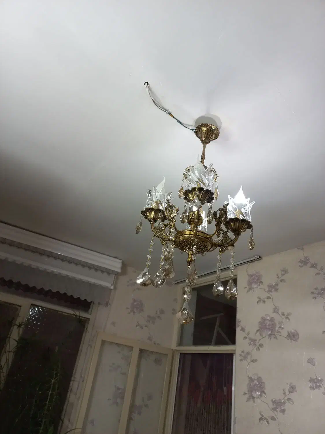 دوتا لوستر برنج قدیم|لوستر و چراغ آویز|بهارستان, |دیوار