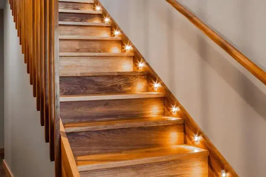 رنگکاری چوبی وتعمیرات مبلمان|خدمات پیشه و مهارت|قم, کلهری|دیوار