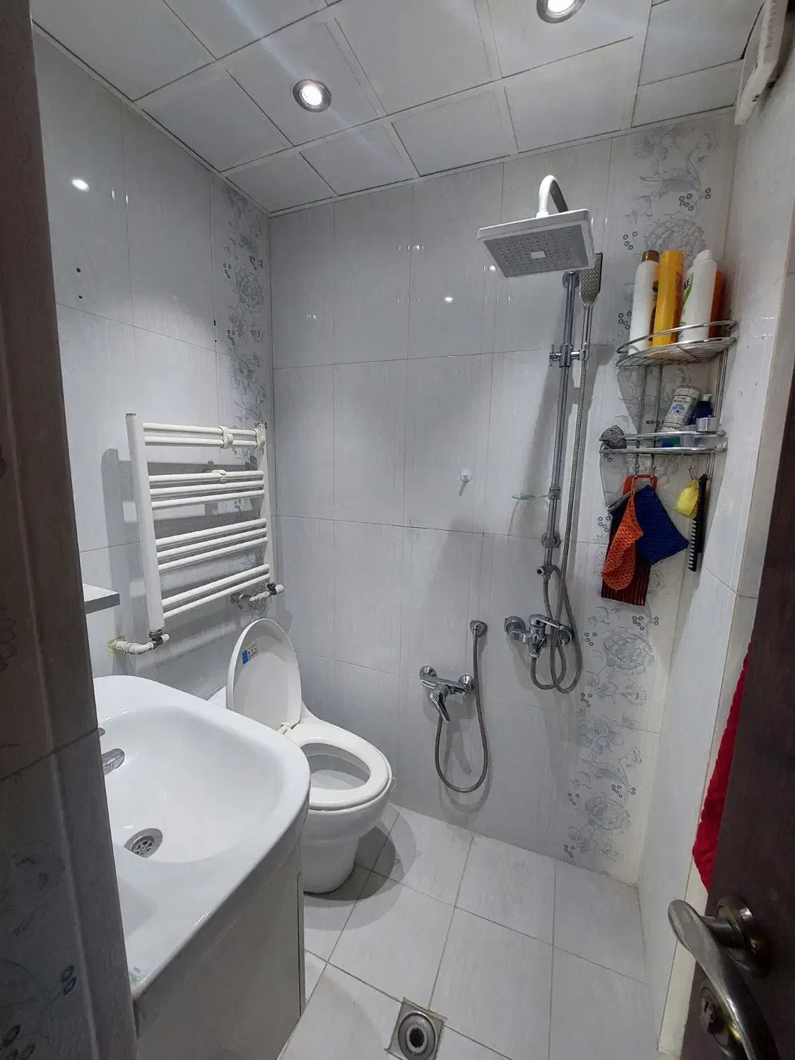 اجاره آپارتمان ۶۰ متری صادقیه جناح