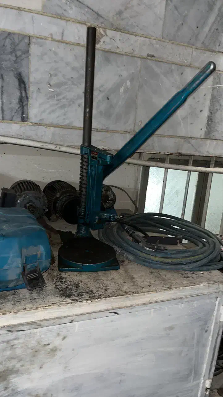 هیلتی هشت کیلوی دریل انگلیسی با پایه|ابزارآلات|لنجان, |دیوار