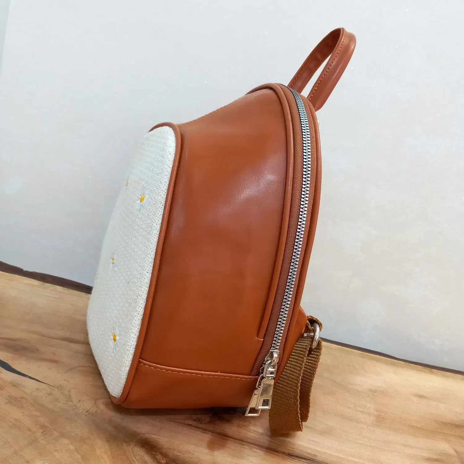 مینی کوله طرح بابونه یا کیف دوشی کنفی بابونه|کیف، کفش، کمربند|مشهد, نوید|دیوار